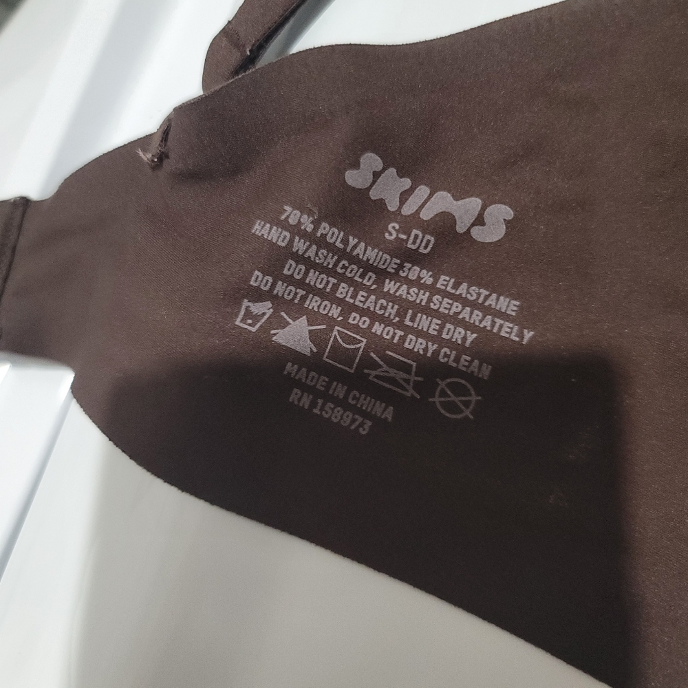 SKIMS Naked Plunge Bralette S-DD Espresso - Picture 5 of 7